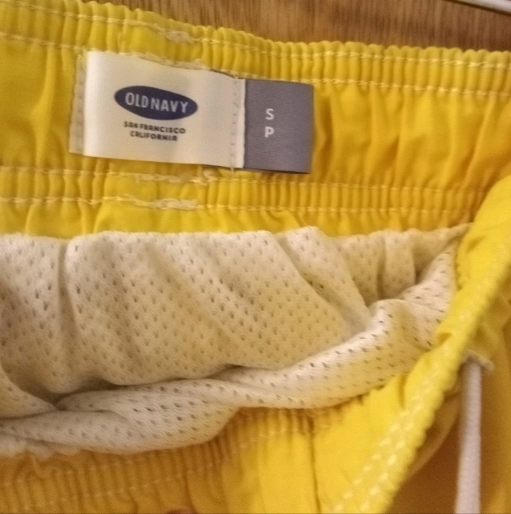 Old Navy Mens Teen Small Petite Yellow Swim Trunks 26 Inch Waist Great Condition - Picture 3 of 5